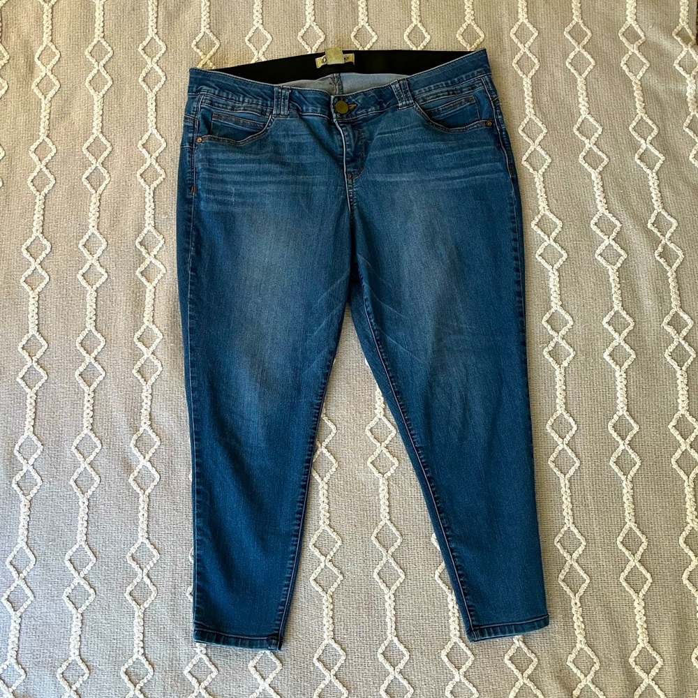 Democracy AB technology jeans